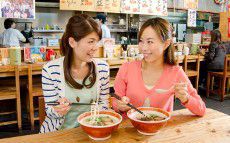 福岡の食べ物を楽しむイメージ画像