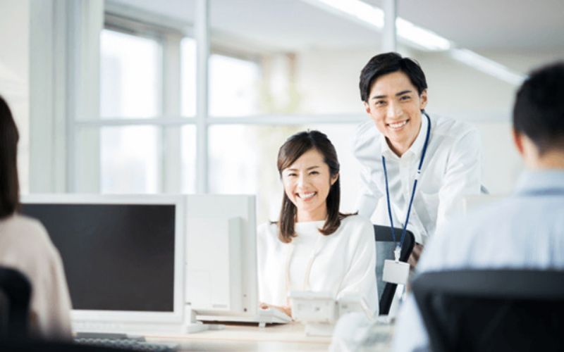 仕事をしている社員のイメージ画像