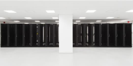 QTnet Fukuoka Data Center 2 (QD2) - Server racks